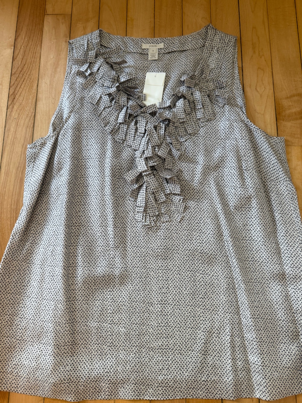 J CREW women’s 100% Silk Black & White print sleeveless Blouse size 14 NWT